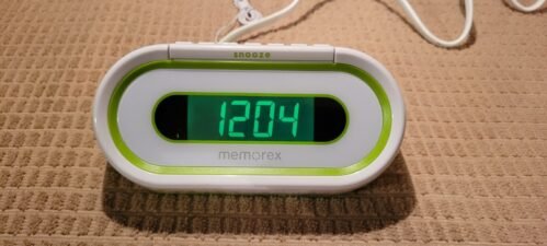 Memorex AM FM Alarm Clock Radio W207-GRN Tested Working snooze electric antenna