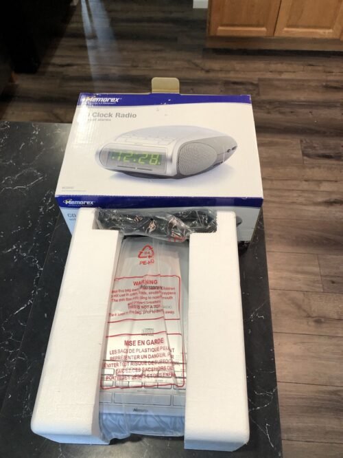 Memorex Stereo CD Digital Clock Radio Dual Alarm Model MC2842 NEW IN OPEN BOX