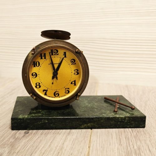 Molnija drum on marble vintage USSR Soviet mechanical desk table clock 1970's