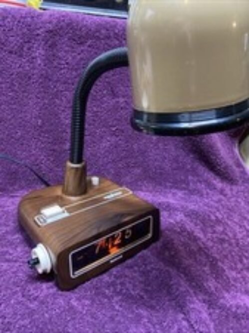 National LB-400-T Vintage Flip Clock Lamp Alarm 60/50Hz NEW CONDITION W/Box