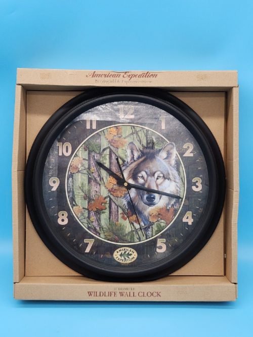 New American Expedition Quartz Movement Wildlife Wall Clock, Wolf Forrest Scene
