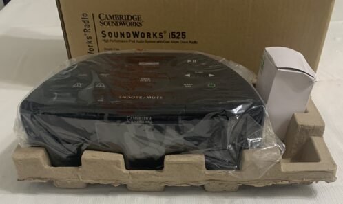 New Cambridge Soundworks i525 High Performance iPod Dual Alarm Clock AM/FM Radio