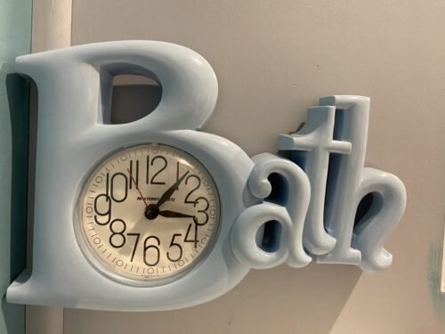 New Haven Quartz Vintage “Bath” wall Clock light Blue Working 1987