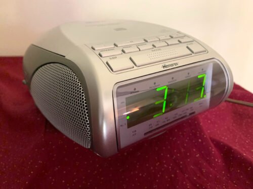 New (No Box) 2004 Memorex MC2842 Stereo CD Clock Radio Dual Alarm A+++