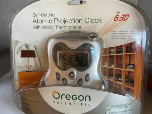 new self setting atomic projection clock digital Oregon scientific
