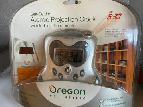 new self setting atomic projection clock digital Oregon scientific detail image