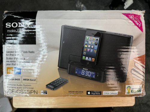New SONY Speaker Dock Clock Radio iPod iPhone ICF-CS15iP Dream Machine 30-Pin