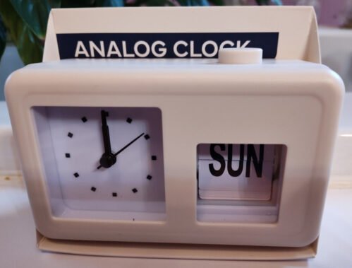 NIB WHITE ANALOG CLOCK TIME & DAY NICE COMPACT SZ BATTERY POWERED +USER MANUAL