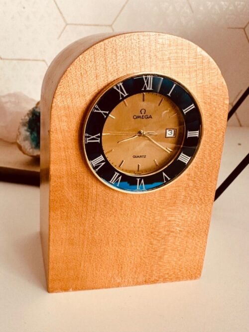 OMEGA table desk clock watch runs and keeps good time, date