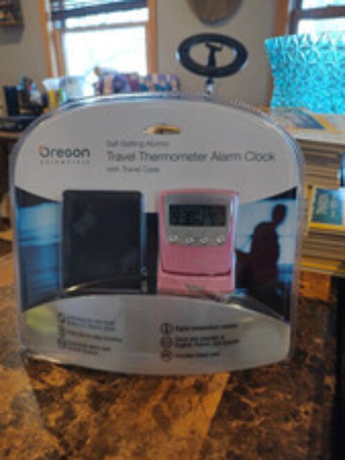 Oregon Scientific Self Setting Atomic Travel Alarm Clock Calendar and Case ~ New