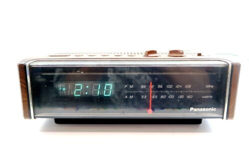 PANASONIC RC-75 Vintage Green LED Alarm Clock Radio AM FM Faux Wood Design