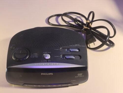Philips AJ3220/17 Dual 2 Alarm Clock Radio AM/FM Sleep Button Digital