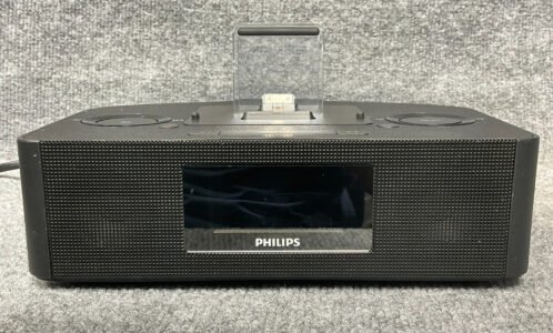 Philips AJ7260D Dual Dock Clock Radio FM, USB, Lightning & 30-Pin – Very Good