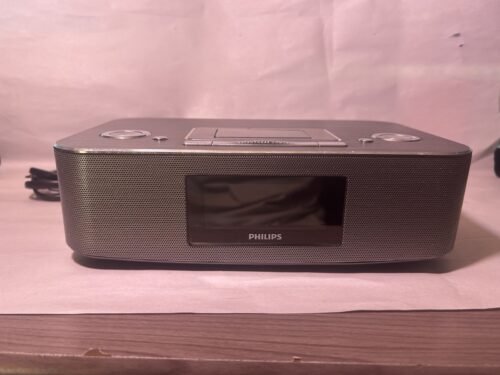 Philips Alarm Clock W/ iPhone & iPod Docking Station Model DC290B/37 Works Great