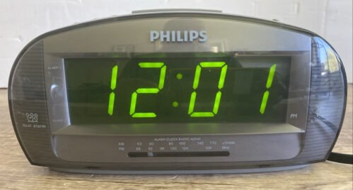 Philips AM FM Alarm Clock Radio Large Green Digital Display AJ3540/37 WORKS