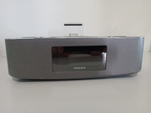 Philips DC291/37, 30-Pin iPod / iPhone Dock, Dual Alarm, FM/AM Radio, Very Good.
