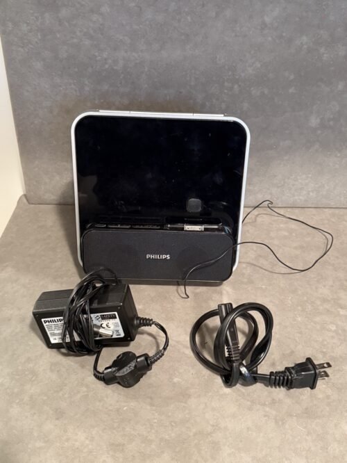 Philips DC315/37 iPhone iPod Docking Station Speaker System LED Clock Radio Nice