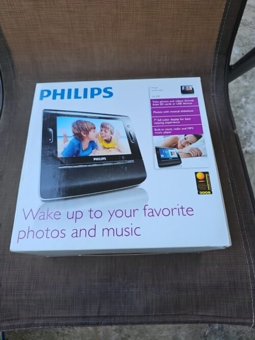 Philips Dual Alarm Clock Radio With Digital Photo Frame Calendar AJL308