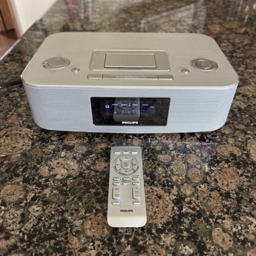 Phillips DC290/37 Docking STEREO System iPhone Alarm Charger Clock w/Remote