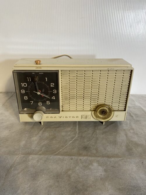 Rare Vintage RCA Victor Radio Model RJD12N With Clock WORKS