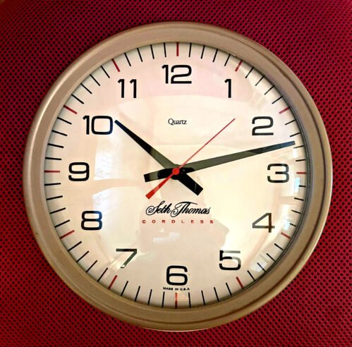 RARE VINTAGE SETH THOMAS QUARTZ CORDLESS WALL CLOCK - WORKS (QUARTZ MANAGER-8)