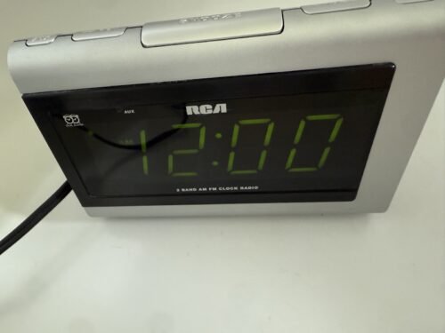 RCA Alarm Clock Radio AM/FM Digital Display Model RP5420C