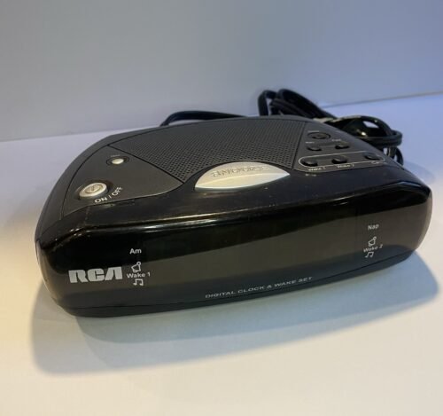 RCA Digital Alarm Clock RP4842A Dual Wake AM/FM Radio Battery Backup