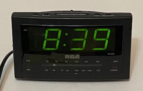 RCA Large 1.4” Green LED Display Alarm Clock AM/FM Radio ~ Model RP3701A ~ WORKS