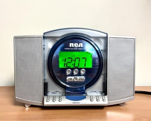 RCA Stereo CD Player w/ Digital AM/FM Tuning Alarm Clock Radio RP3755 - Tested