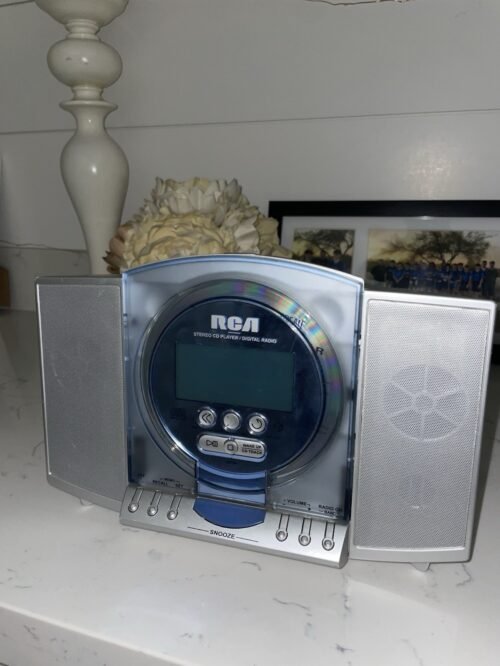 RCA Stereo CD Player w/ Digital AM/FM Tuning Clock Radio RP3755 - VTG Tested