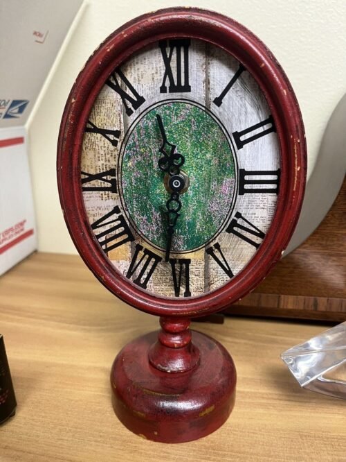 Red Oval Metal Painted Decorative Quartz Mantle Clock Desk Clock