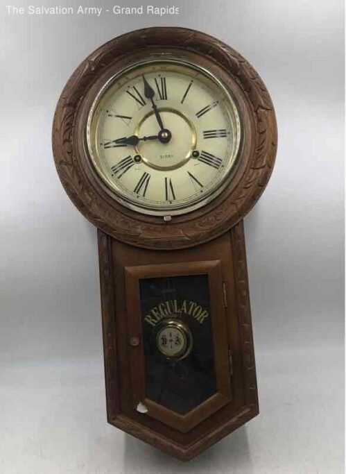 Regulator Brown 31 Day Decorative Wind Up Key Wall Hanging Clock
