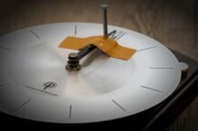 replace clock movement without model number featured image