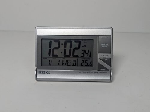 Retro Seiko Global Radio Wave Control Travel Alarm Clock Model QHR016