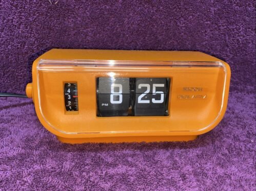 Ricoh Digilarm EC-75001 Flip Alarm Clock