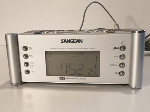 SANGEAN RCR-2 FM/AM Atomic Clock Radio with Dual Alarm and Nap Function WORKING.