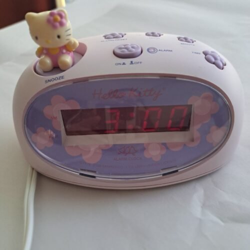 Sanrio HELLO KITTY KT3005P Pink & Purple Oval 2008 LED DIGITAL ALARM CLOCK