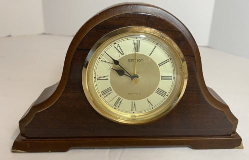 Seiko - Wooden Desktop Quartz Clock Battery Operated Mantle Alarm Made in Japan