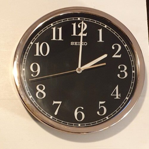 SEIKO Analogue Quartz Series Silver Tone & Black 31 cm Wall Clock Model QXA730A.