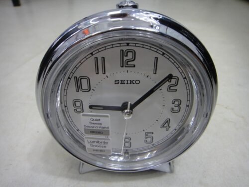 Seiko Bedside Alarm clock Sweep snooze Lumibrite night light QHE133S auto stop
