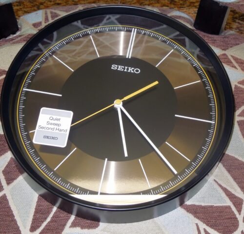 SEIKO BLACK CASE 12" IN DIAMETER WALL CLOCK W/ QUIET SWEEP SECOND QXA612KLH