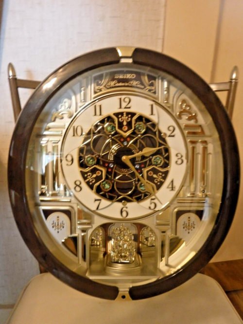 Seiko Melodies in Motion Musical Wall Clock Plays 40 Tunes 22 Swarovski Crystals