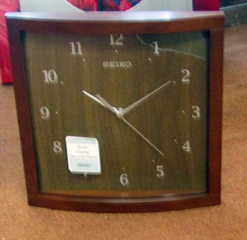 SEIKO NEW SQUARE 10.5 "WOODEN WALL CLOCK QXA675ZLH
