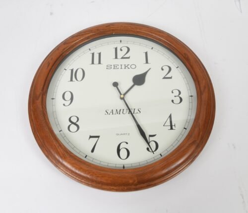 Seiko QUARTZ Wall Clock OAK Frame Ref: QXA112TA KNRE No Battery