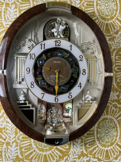 Seiko RARE 18 SONG Melodies in Motion Wall Clock Swarovski crystals 18"X15" S1E1