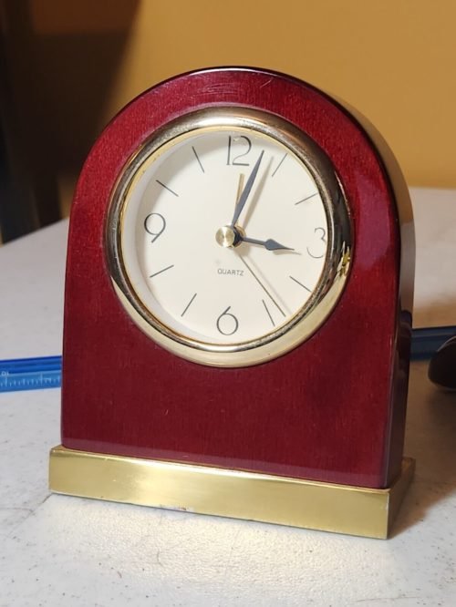SELCO GENEVE Type Gold Trim Quartz Clock