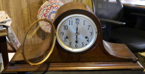 Seth Thomas mantle clock No 124 Westminster chimes