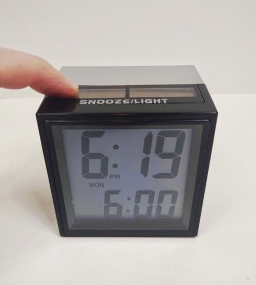 SkyScan Atomic Solar Dual Power Cube Alarm Clock Back Light w Solar & Battery