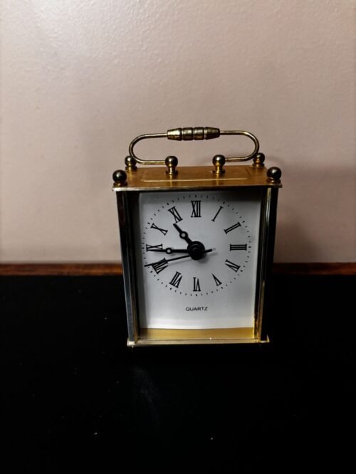 Small Gold Metal Quartz Desk Clock - Battery Powered -True Time Works
