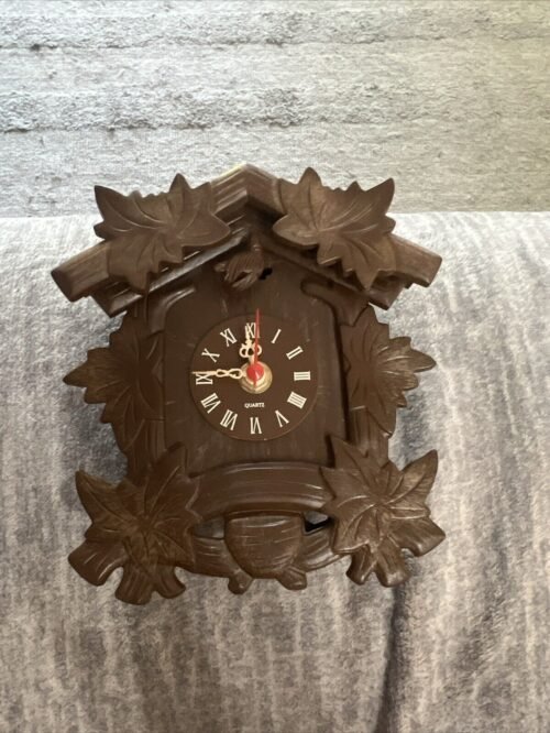 Small Plastic Cuckoo Clock - Battery Operated-Quartz-NOT TESTED